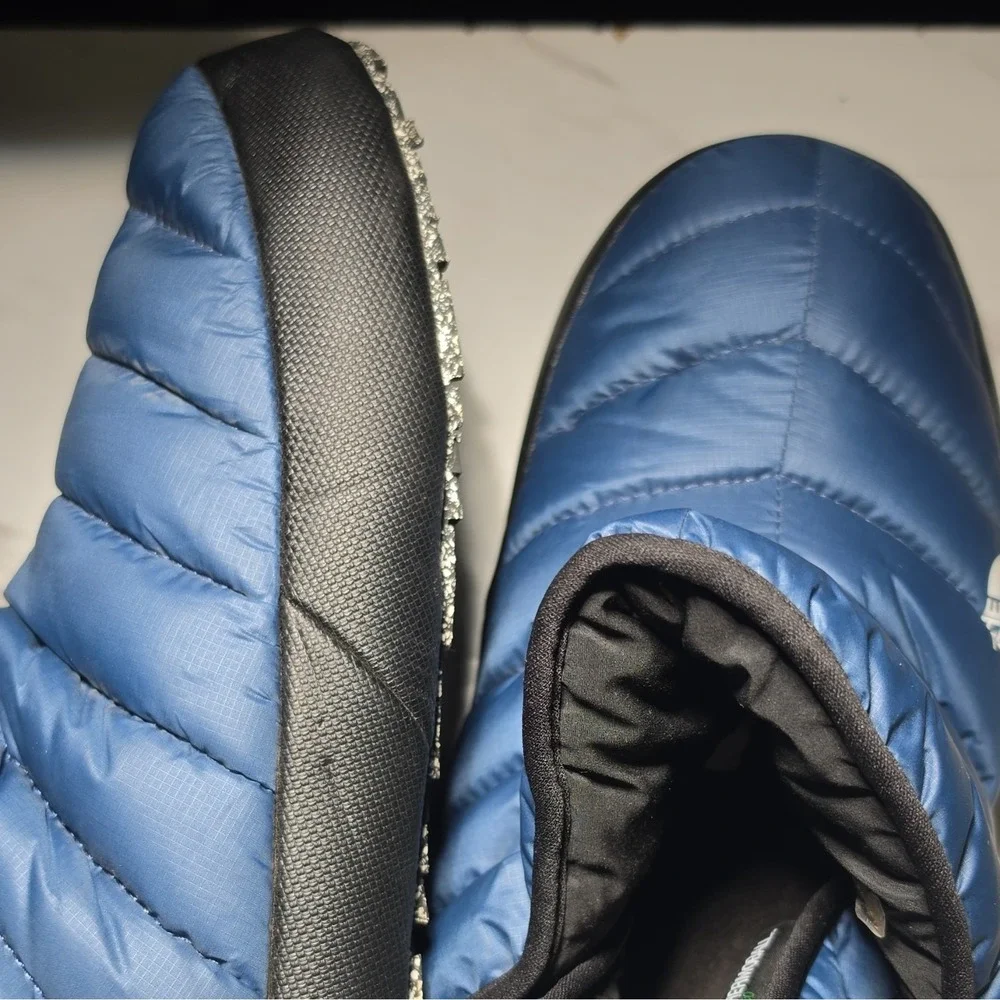 Size 8 The North Face Men's Pull-On Lined Snow Boots Blue/Black Logo‎